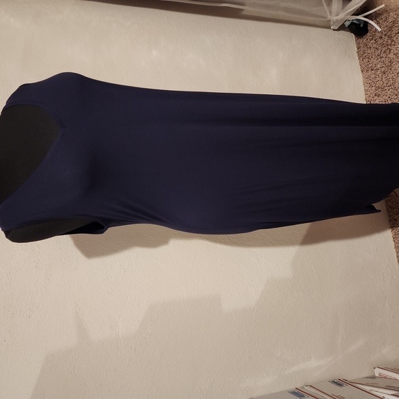 Amazon Essentials Women’s Navy Sleeveless V-Neck Jersey Midi NWT - Picture 3 of 5